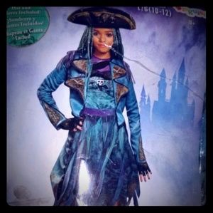 Descendents 2 Uma costume & wig
